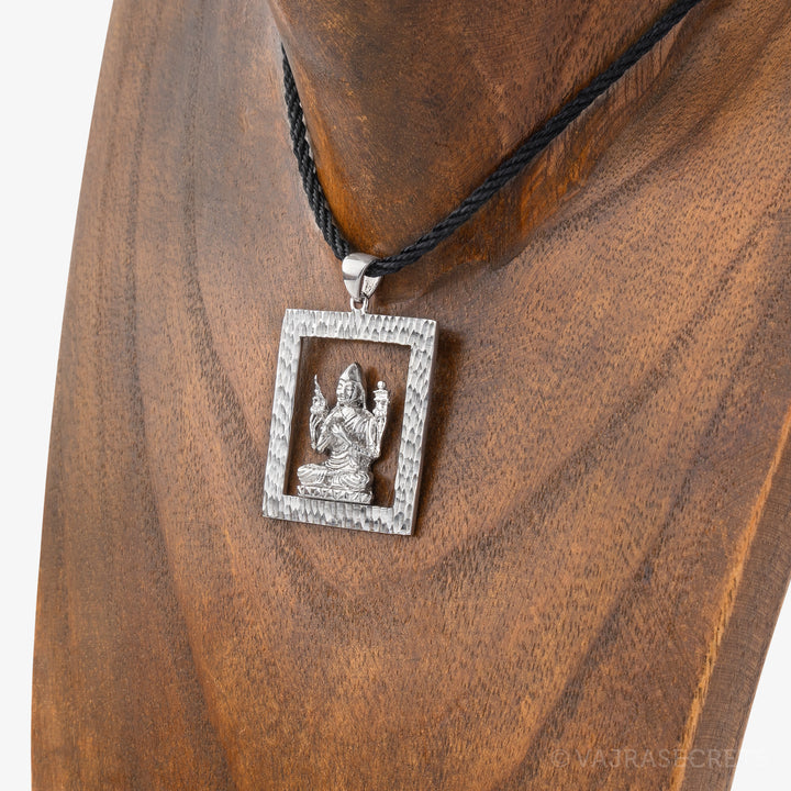 Lama Tsongkhapa Emptiness Square Pendant with Diamond Cut Finish