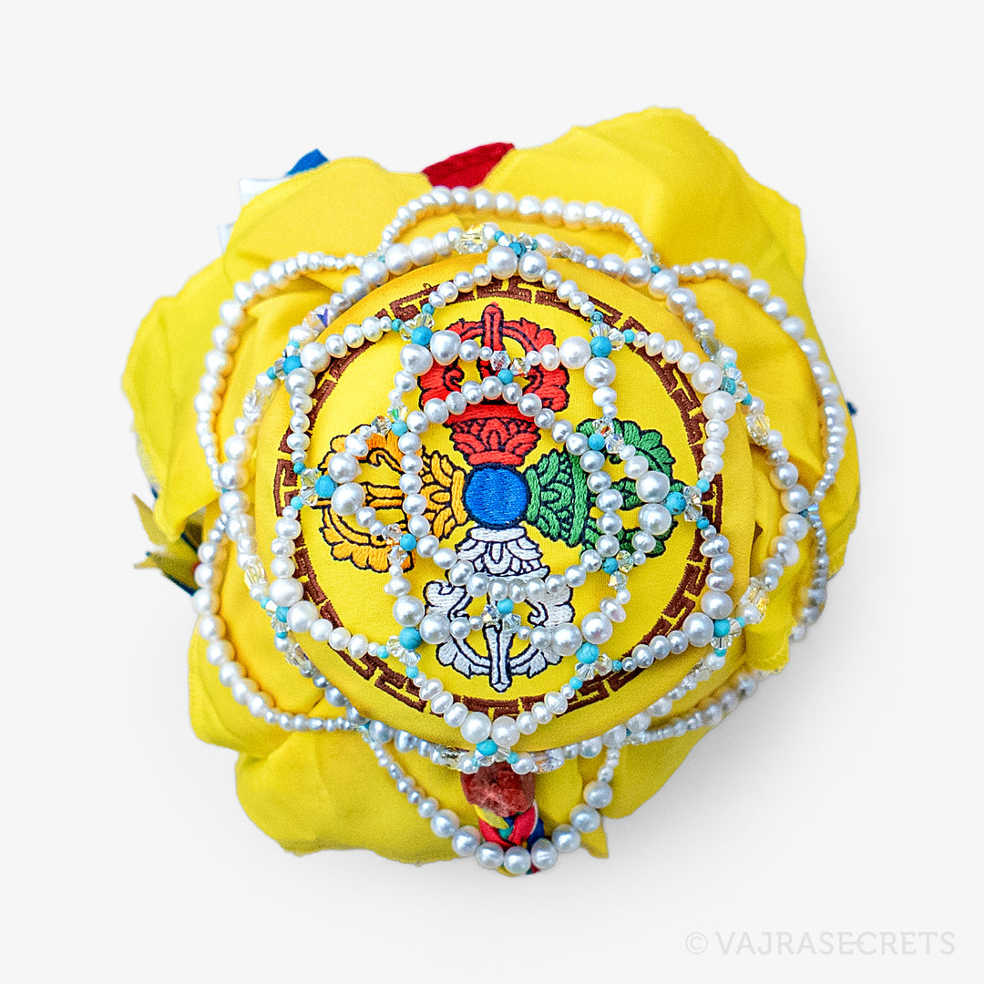 Pearl Offerings for Wealth Vase