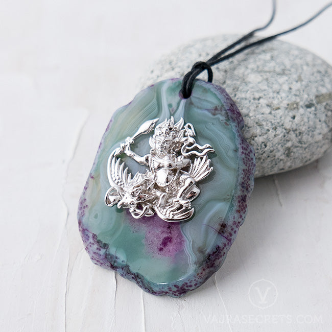 Trakze Pendant with Green Banded Agate